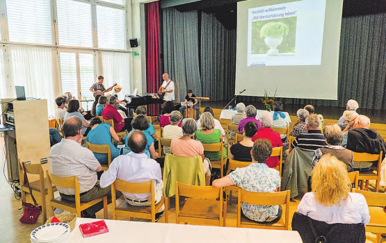 Grosse Zuhörerschaft: Die Gruppe von Musikern der Chrischona-Gemeinde Kölliken umrahmte den Abend mit Instrumentalstücken. (Bilder: zVg.)