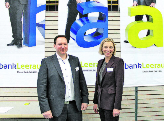 Generalversammlung: Kevin Rohner, Vorsitzender der Geschäftsleitung und Suzanne Marclay-Merz, Verwaltungsratspräsidentin, präsentierten Rück- und Ausblick. (Bild: grh)