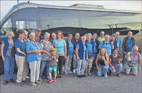 Die Landfrauen, Kinder und die Landmänner genossen den Ausflug nach Gruyères in vollen Zügen. (Bild: zVg.)