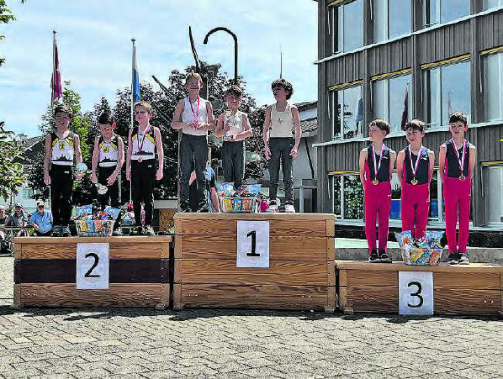 Erfolgreiche Jugend des STV Rickenbach: Das Rickenbacher Trio erreichte im Team-Wettkampf den hervorragenden 3. Rang. (Bild: zVg.)