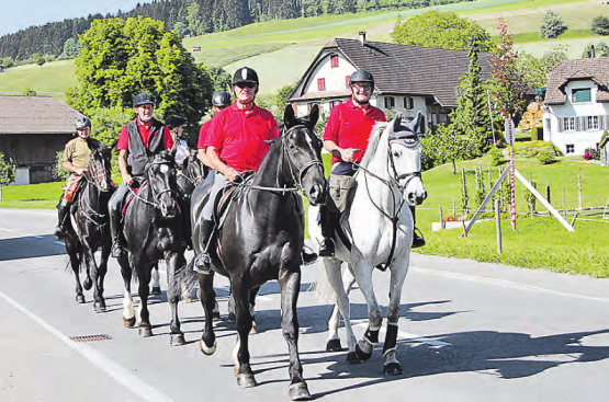 An Auffahrt unterwegs: Die Kleinformation der Reitermusik Gunzwil.