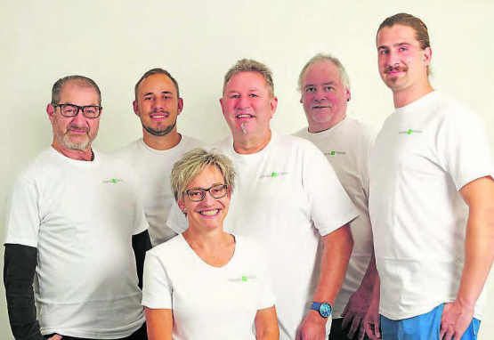 Das Team Fenster-Center AG Reinach sorgt für professionelle Fenster-Renovierungen und setzt auf hohe Kundenzufriedenheit. (Bild: zVg.)