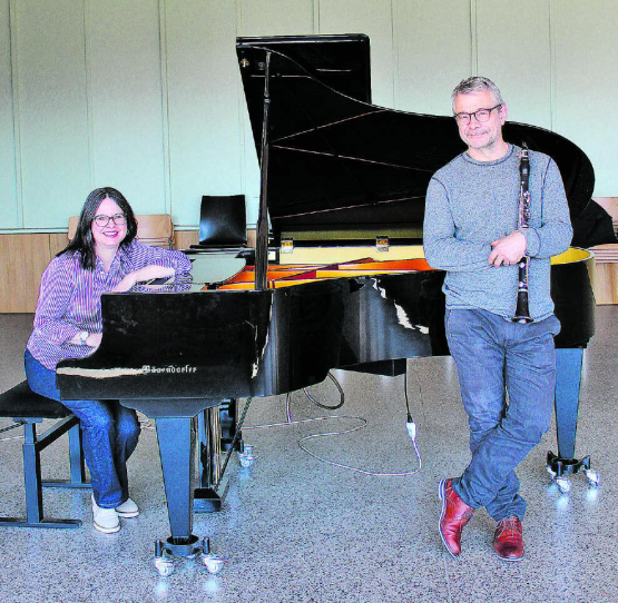 Strahlende Gesichter: Sabine und Sven Bachmann freuen sich darauf, im reformierten Kirchgemeindehaus Kammermusik zu Gehör zu bringen. (Bild: grh)