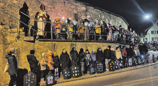 Der Chlauseinzug, mit den vielen Lichtern und Laternen bot den Zuschauern einen bezaubernden Anblick.