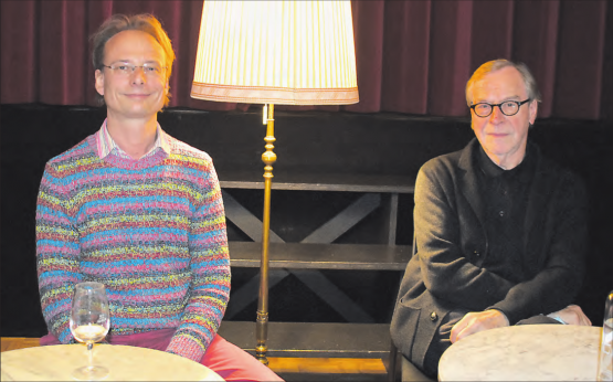 Der Zuschauer mittendrin in der Geschichte: Sandro Zollinger und Klaus Merz luden im Reinacher TaB zur virtuellen Lesung ein. (Bild: hg.)