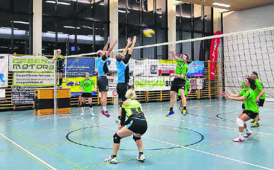 16 Mannschaften sind dabei: Am kommenden Samstag sind in den Turnhallen Kubus spannende Volleyball-Spiele zu sehen. (Bild: zVg.)