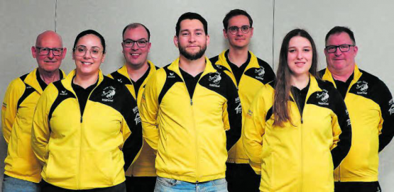 Das OK des Radball-Top-Events in Schöftland: (v.l.) Peter Villiger (Medien), Rosa Schenk (Sekretariat/Administration), Fabian Baumann (Präsident/Kommunikation UCI), Freddy Schenk (Bau/Infrastruktur), Manuel Etter (Sponsoring/ Werbung), Melissa Chételat (Finanzen/Einsatzplanung), Franz Hürzeler (Festwirtschaft). (Bild: zVg.)