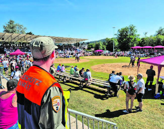 Die ZSO aargauSüd half, wo sie gebraucht wurde: Auch als Sanität stand sie im Einsatz. (Bilder: zVg.)