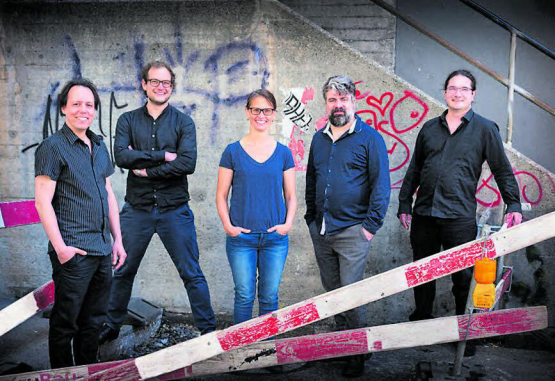 An der Rickenbacher Sommer-Serenade zu geniessen: Markus Lauterburg, Severin Barmettler, Judith Müller, Nicola Romanò und Adrian Häusler. (Bild: zVg.)