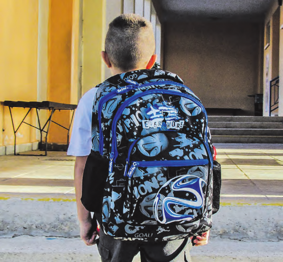 Die Sicherheit auf dem Schulweg hat viele Facetten. Auch der Umgang mit fremden Personen kann geübt werden. (Bild: pixabay)