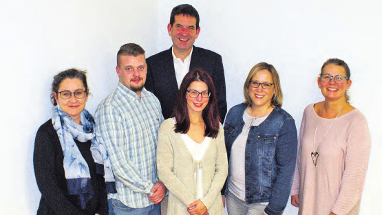 Die Kreisschulpflege aargauSüd (v.l.): Barbara Heiz, Zetzwil (Ressort Qualität), Jannik Steiner, Reinach (Infrastruktur), Manuel Leumann, Beinwil am See (Vize-Präsident, Finanzen), Christina Camadini, Unterkulm (Präsidentin), Monika Bruderer, Leimbach, (Personal), Jeannette Bentele, Menziken (Soziales). Es fehlt Deborah Beyrouthy, Oberkulm (Kommunikation).