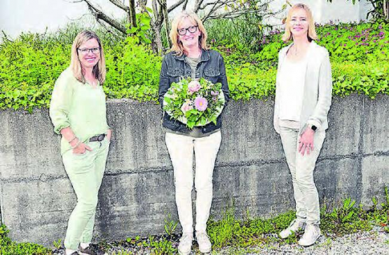 Andrea Gmür (Mitte) wurde nach 15 Jahren beim Verein Pro Schöftland verabschiedet. Flankiert wird sie von dem neuen Co-Präsidentinnen-Paar Ute Borner und Jeannette Pierotto. (Bild: zVg.)