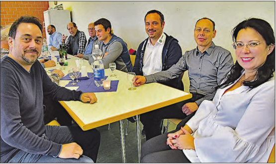 Neujahrsapéro in Wiliberg: Ein Gemeinderatsmitglied darf schon mal fehlen, ansonsten demonstrierten sich die anwesenden Vier einheitlich, v. li. Bendikt Wolf, Manfred Müller, Patric Jakob und Angelika Voser Meier, abwesend Petra Grädel. (Bild: aw.)