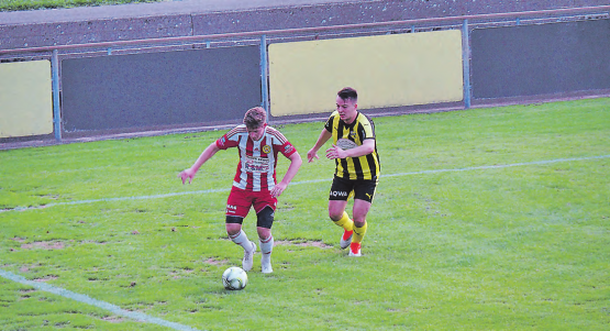 Gunzwil hatte gegen Emmenbrücke das Nachsehen: Die Michelsämter – im Bild Thimo Fleischli (r.) – tauchten 1:0 gegen den Aufsteiger. (Bild: zVg.)