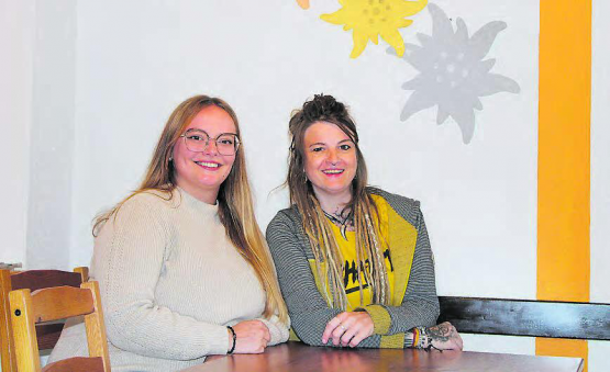 Jugendarbeit liegt ihnen am Herzen: Marinela Jaksic (links) übernimmt den Posten von Livia Huwyler und freut sich auf die neuen Herausforderungen wie die aufsuchende Jugendarbeit. (Bild: grh)