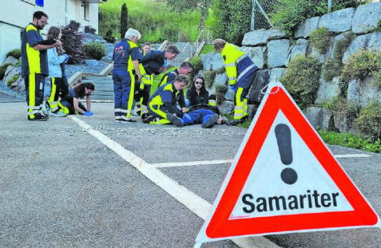 Den Ernstfall geübt: In Rickenbach fand eine Gemeinschaftsübung mit rund 60 Samaritern statt. (Bild: zVg.)