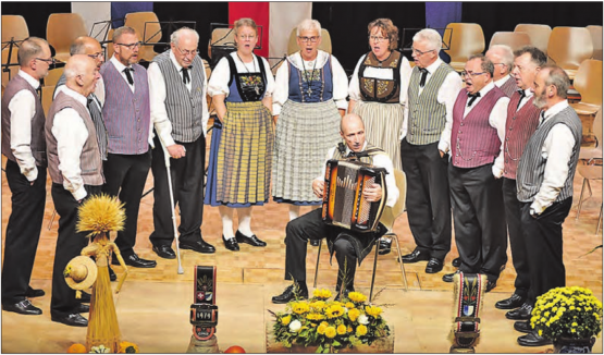 65 Jahre jung und kein bisschen müde: Das Jodlerchörli Beinwil am See lud zum abwechslungsreichen Jubiläumskonzert in den Löwensaal ein. (Bilder: hg.)