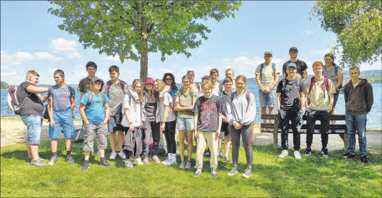 Eine freundschaftliche Gemeinschaft: erstmals führten die reformierten Kirchgemeinden Menziken-Burg und Reinach-Leimbach ihr Konflager gemeinsam durch. (Bild: zVg.)