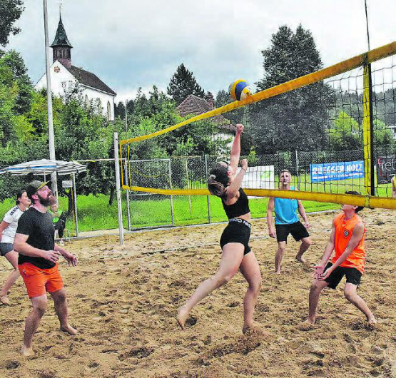 Der spätere Halbfinalist unterlag: «Erik und Kater» verlor mit 11:15 ein Gruppenspiel gegen das Team «Rogle». (Bild: aw.)