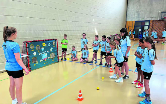 Beliebt bei Jungs und Mädchen: Bei den Pefax-Super Games ist Genauigkeit gefragt. (Bilder: zVg.)