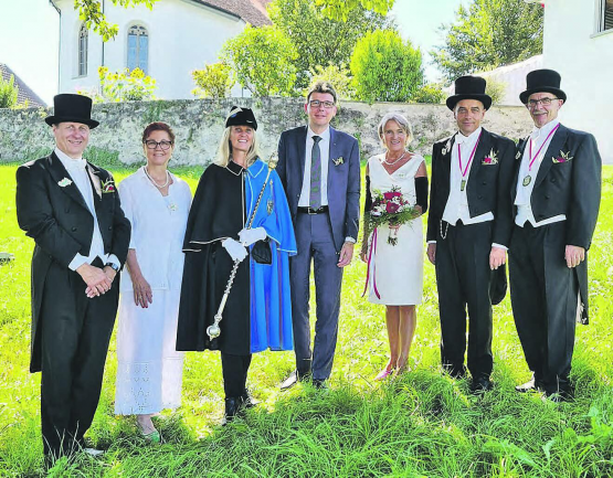 Eine Ära geht zu Ende: Der Gontenschwiler Gemeinderat, hier gemeinsam mit dem Regierungsrat anlässlich der 850-Jahr-Feierlichkeiten im vergangenen Jahr. (v.l.) Siegfried Sommerhalder, Erika Maurer, Anne Rigert, Staatsweibelin, Regierungsrat Dieter Egli, Renate Gautschy, Markus Müller und Bruno Ellenberger. (Bild: zVg.)