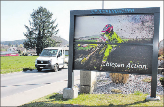 Die Ortseingangstafel sind «leer» aufgrund der aktuellen Situation. Das bedeutet für eine Zeit lang: auch in Rickenbach ist etwas weniger «Action» angesagt. (Bilder: zVg.)