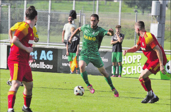 Dynamisch und torgefährlich: Nebojsa Andric erzielte schon in der 19. Minute den zweiten Treffer für Gontenschwil − aber am Ende jubelte das Heimteam. (Bild: Otto Lüscher)