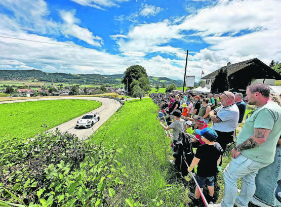 Das Bergrennen Reitnau lebt: Imposante Zuschauerkulisse bei der 55. Austragung, fünf Jahre nach dem letzten Rennen im oberen Suhrental. (Bilder: Jil Lüscher)