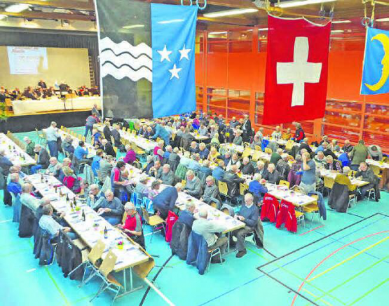 200 Teilnehmende: Der Saal in Buchs war während der Generalversammlung der Aargauischer Schützenveteranen gut gefüllt. (Bild: zVg.)