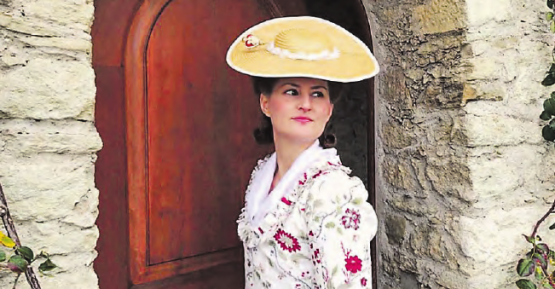 Schnürleib, Strümpfe, Strohhut – So kleidete sich die Dame um 1780, nachzulesen im Museumsblog von Museum Aargau. (Bild: zVg.)