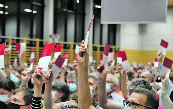 Grossaufmarsch: Zur Gemeindeversammlung in Rickenbach marschierten 485 Stimmbürger auf. (Bilder: zVg.)