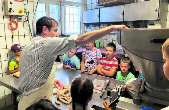 Wie entsteht eigentlich ein «Wienerli»? Besuch der Metzgerei Galliker.