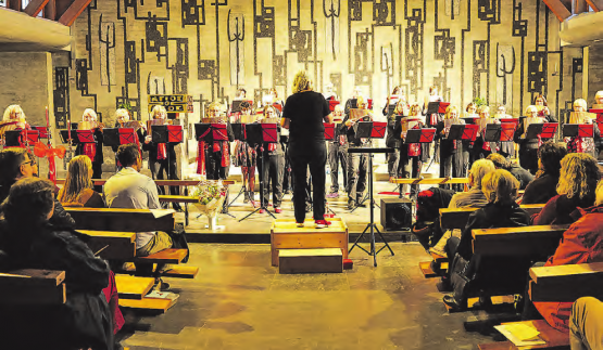 Die Panflötisten und Panflötistinnen begeisterten das Publikum. (Bild: Dominique Rubin)