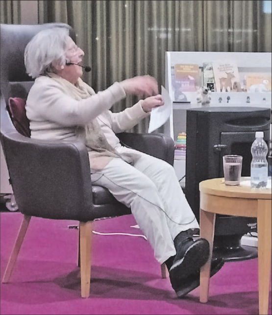 Monika Villiger begeisterte das Publikum mit ihren facettenreichen Erzählungen. (Bild: zVg.)