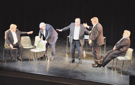 «Erbsache» im Reinacher Saalbau: Mike Müller spielt in seinem neuen Programm ein Dutzend Rollen. (Fotomontage: mars.)