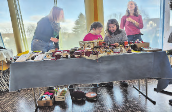 Mit grosser Freude engagierten sich Sara Martens, Tonia Benz, Elisa und Svea für den guten Zweck. (Bild: zVg.)