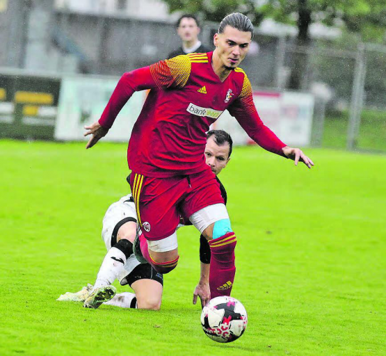 Schöftlands rechter Flügel Mihailo Mijatovic sorgte mit seinem späten Doppelpack für den Ausgleich. (Bild: Otto Lüscher)