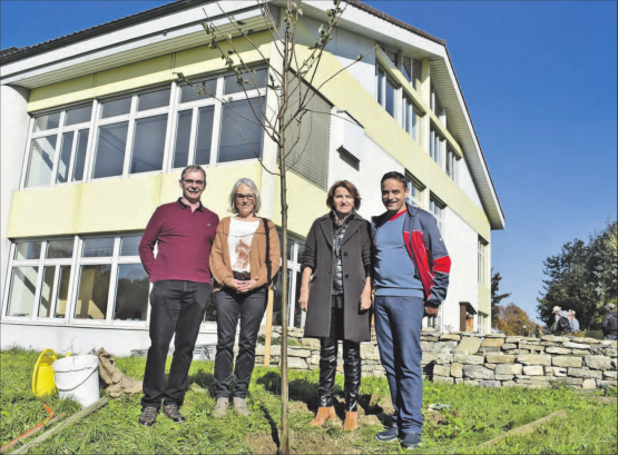 Sie hoffen auf ein reges Interesse am Kleinstrukturen-Lehrpfad: Gemeinderat Bruno Ellenberger, Jacqueline Züsli, Präsidentin des Natur- und Vogelschutzvereins Gontenschwil, Frau Gemeindeammann Renate Gautschy und Gemeinderat Markus Müller. (Bilder: hg.)