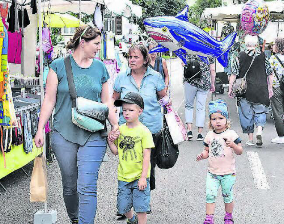 Am Donnerstag, 5. Oktober findet rund um das Reinacher Gemeindehaus wieder ein bunter Warenmarkt statt. (Bild: WB-Archiv.)