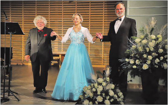 Feierlich: Die drei Interpreten Andres Joho, Barbara Buhofer und Julian Tovey vermochten das grosse Publikum in der reformierten Kirche Beinwil am See zu begeistern. (Bilder: Remo Conoci)