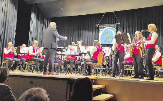 Solo für Saxophone – die Musikgesellschaft Oberkulm streifte durch ein Jahrhundert Musikgeschichte. (Bilder: Roland Marti)