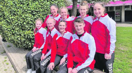 4. Rang an der IRV Team Trophy: Das Schweizer Rhönrad-Team mit Fabrice Schubert vom Satus Gontenschwil (vorne r.). (Bild: zVg.)