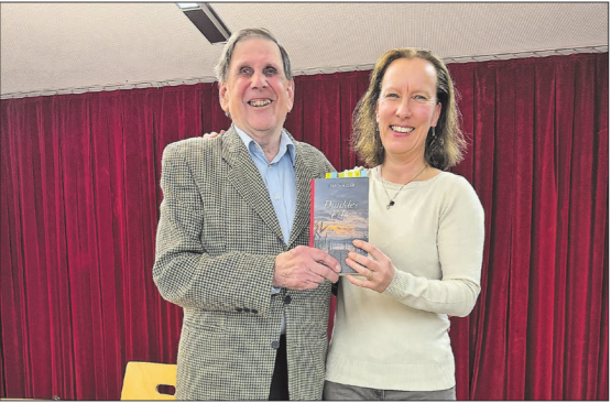 Ina Haller und Christian Liersch freuten sich über das grosse Interesse in der Aula in Unterkulm. (Bilder: zVg.)