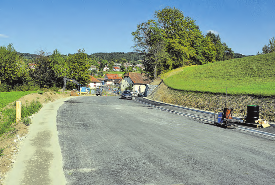 Ab dem 20. September wieder geöffnet: Die neu gebaute Ortsverbindungsstrasse über die Wyna von Gontenschwil nach Zetzwil. (Bilder: mars.)