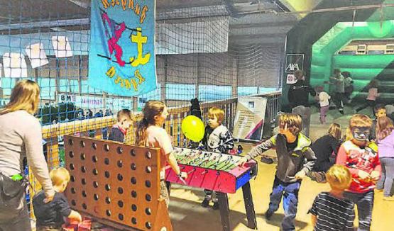 Kinder(h)ort an der Wyna Expo: Jungschi und Lenzchile luden zum Hüpfen, Spielen und Spass haben ein. (Bild: zVg.)