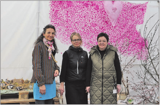 Von links nach rechts: Sandra Gaffari, Gestaltungs- und Kunsttherapeutin, Karin Merz, Teamleiterin der Werkstätte Zetzwil, Gontenschwil und Oberkulm sowie Sandra Müller, Leiterin Atelier 2 in Zetzwil.