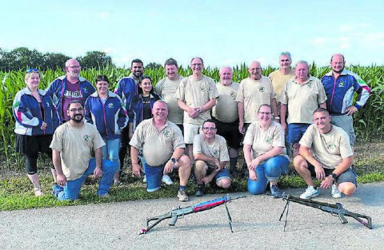 Erfolgreiche Gontenschwiler am Aargauer Kantonalschützenfest. In der Vereinskonkurrenz erreichte man sehr gute 92,422 Punkte. (Bild: zVg.)